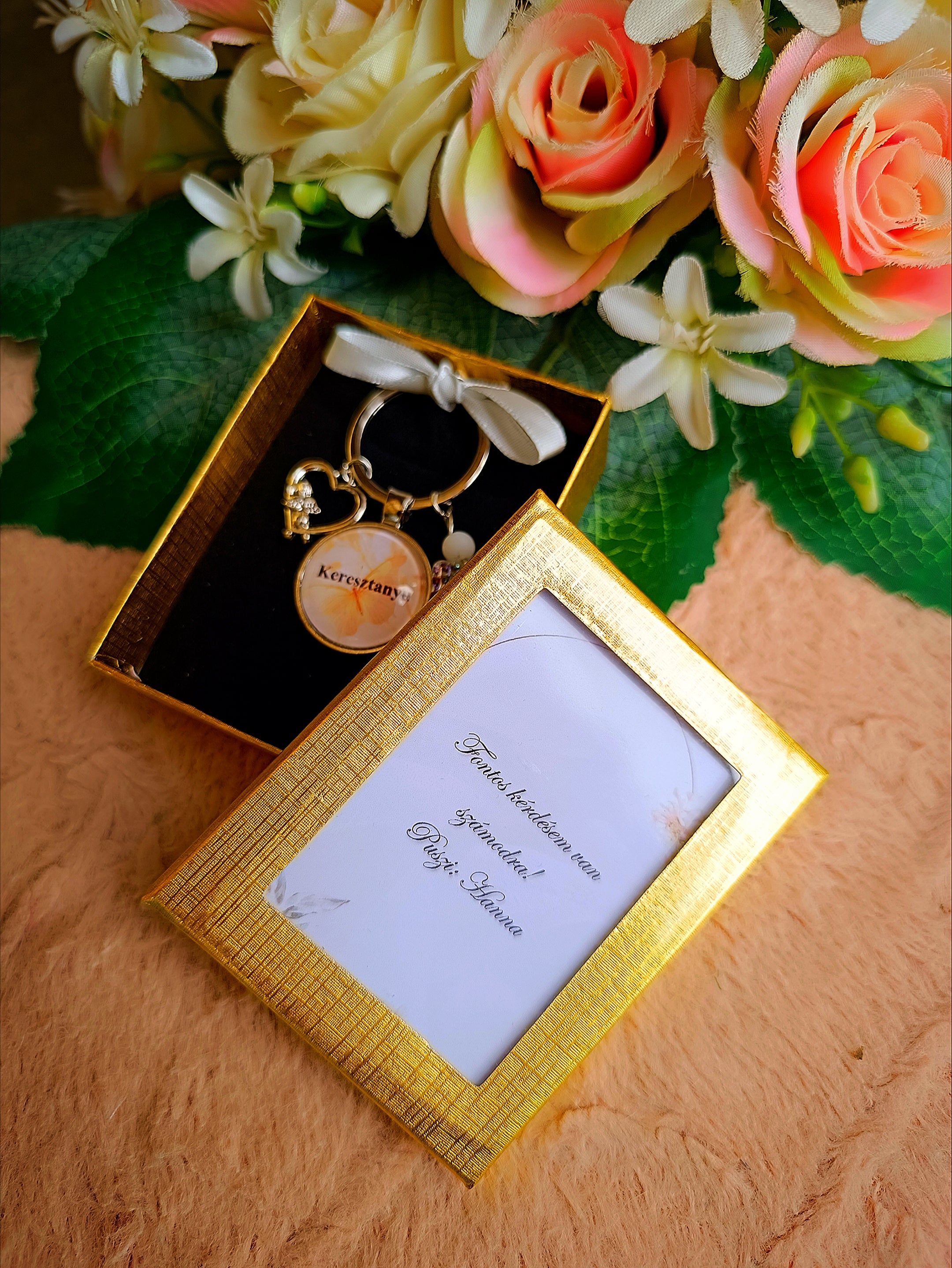 Keresztszülő felkérő - köszönő kulcstartó keresztanyának pillangós